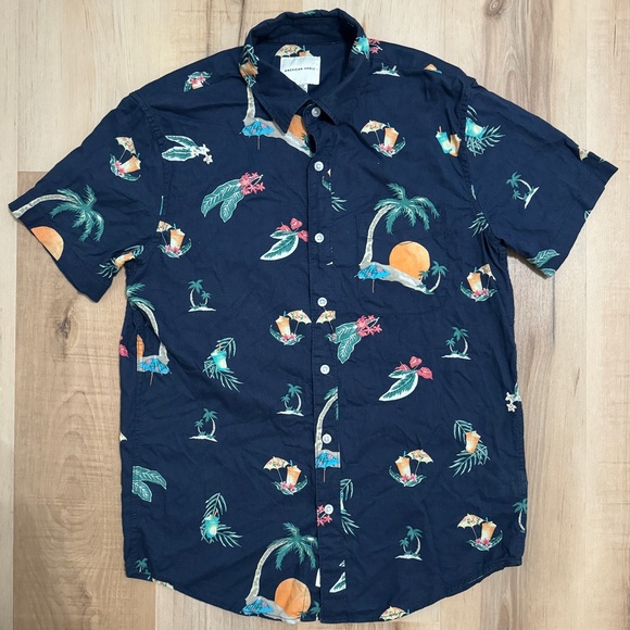 American Eagle Beach Shirt Palm Tree Blue Short Sleeve Button Up Summer Small - Picture 1 of 6